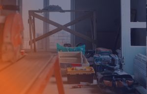 Obras em espaços pequenos: como escolher equipamentos para canteiros com pouco espaço